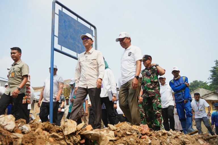 Meski Tidak Bisa di Kelola di Lahan Daratan, Heru Budi Tetap Buat Pulau Sampah